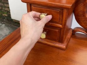 Combo bàn phấn hoa hồng và đồng hồ tứ trụ vát gỗ hương đá cao cấp 23 chân gương thiết kế ngăn kéo nhỏ