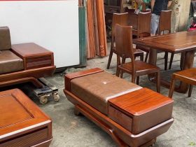 Combo sofa chân vát chéo kèm bộ đệm da Italia cao cấp và bộ bàn ghế ăn sồi hiện đại (Anh Dũng, Đà Nẵng) 31 đôn ngồi phụ tiện dụng
