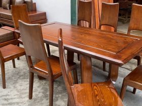 Combo sofa chân vát chéo kèm bộ đệm da Italia cao cấp và bộ bàn ghế ăn sồi hiện đại (Anh Dũng, Đà Nẵng) 38 Hệ chân bàn cong xoắn lạ mắt