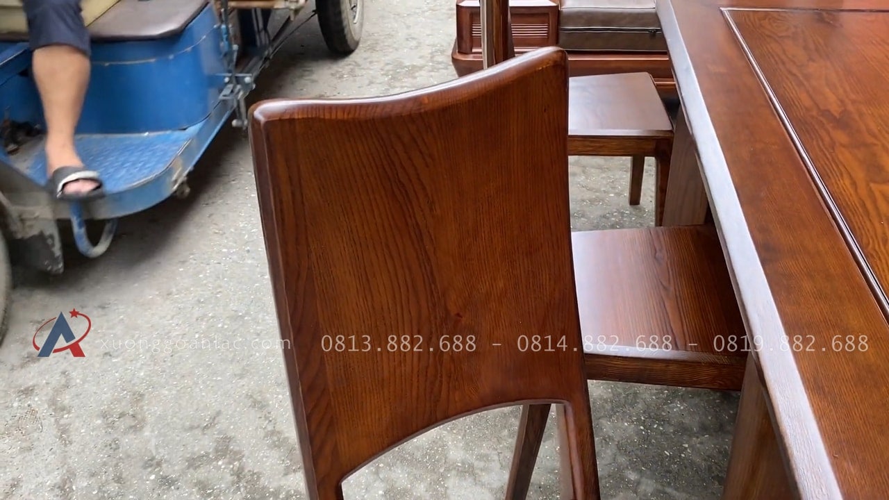 Combo sofa chân vát chéo kèm bộ đệm da Italia cao cấp và bộ bàn ghế ăn sồi hiện đại (Anh Dũng, Đà Nẵng) 61 thiết kế lưng trựa trơn bóng
