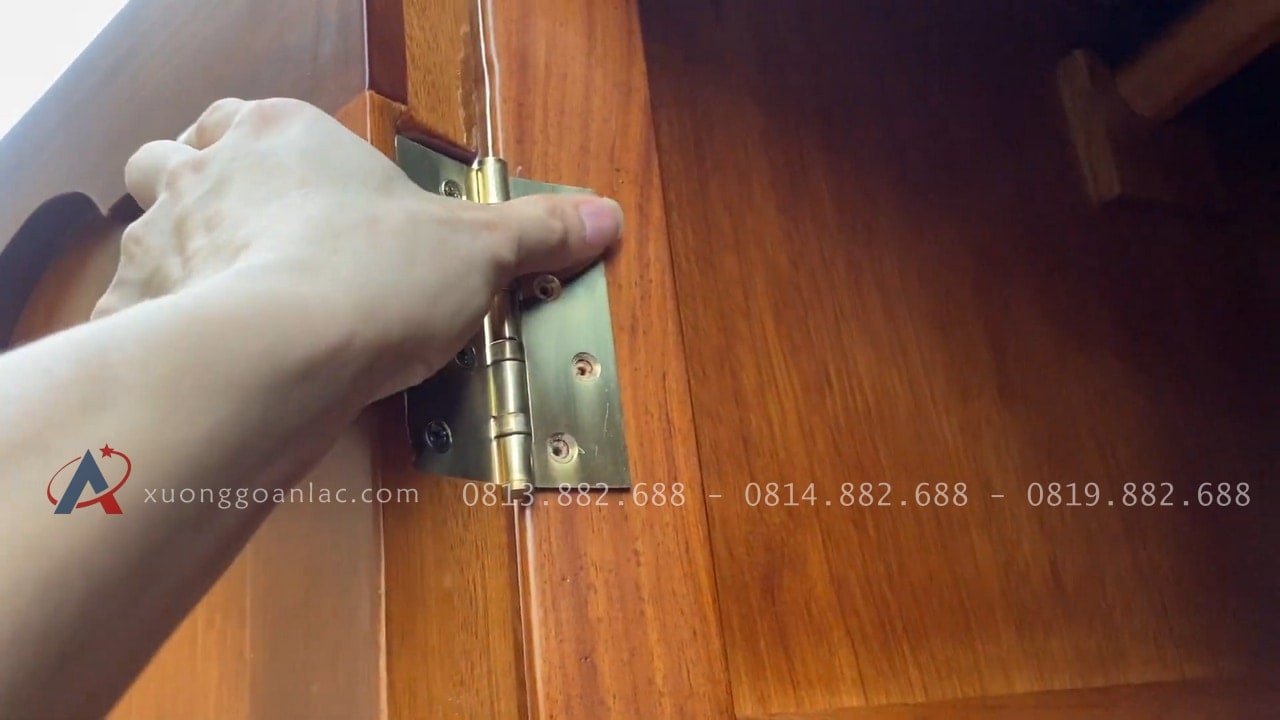 Combo tủ áo và giường ngủ gỗ gõ đỏ hàng đặt dày dặn 59 Toàn bộ tủ sử dụng bản lề đồng chất lượng