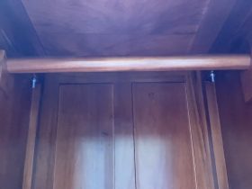 Combo tủ áo và giường ngủ gỗ gõ đỏ hàng đặt dày dặn 38 Lòng tủ bên trong được hoàn thiện cực kỹ lưỡng