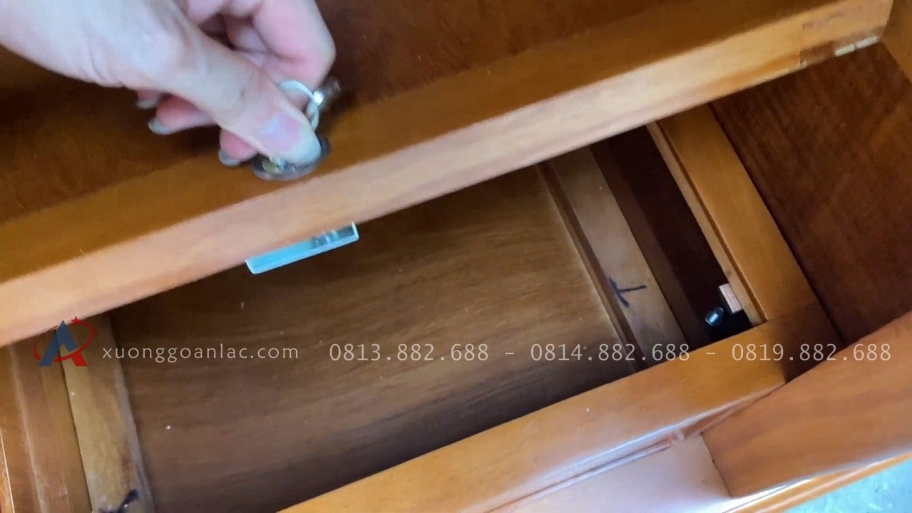 Combo tủ áo và giường ngủ gỗ gõ đỏ hàng đặt dày dặn 62 cánh tủ lật mở lên trên cực dễ dàng