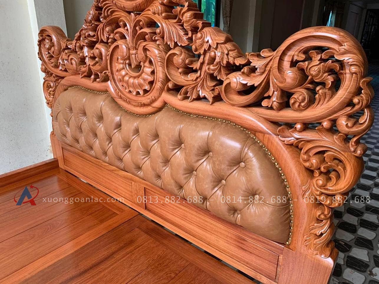 Mẫu giường hoàng gia bọc đệm gỗ gõ đỏ cao cấp 12 chương giường đục hoa lá tây