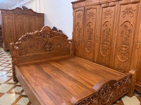 giưởng ngủ louis hoa hồng