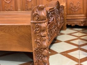 Giường louis hồng đại nguyên khối 200x220cm 7 chân giường đục hoa lá tây