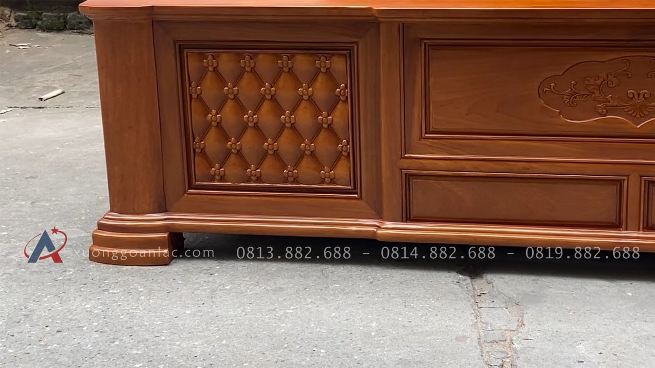 Giường hồng chim vách trám gỗ gõ đỏ 12 Hệ chân sau thiết kế cột vuông với bệ chân đế