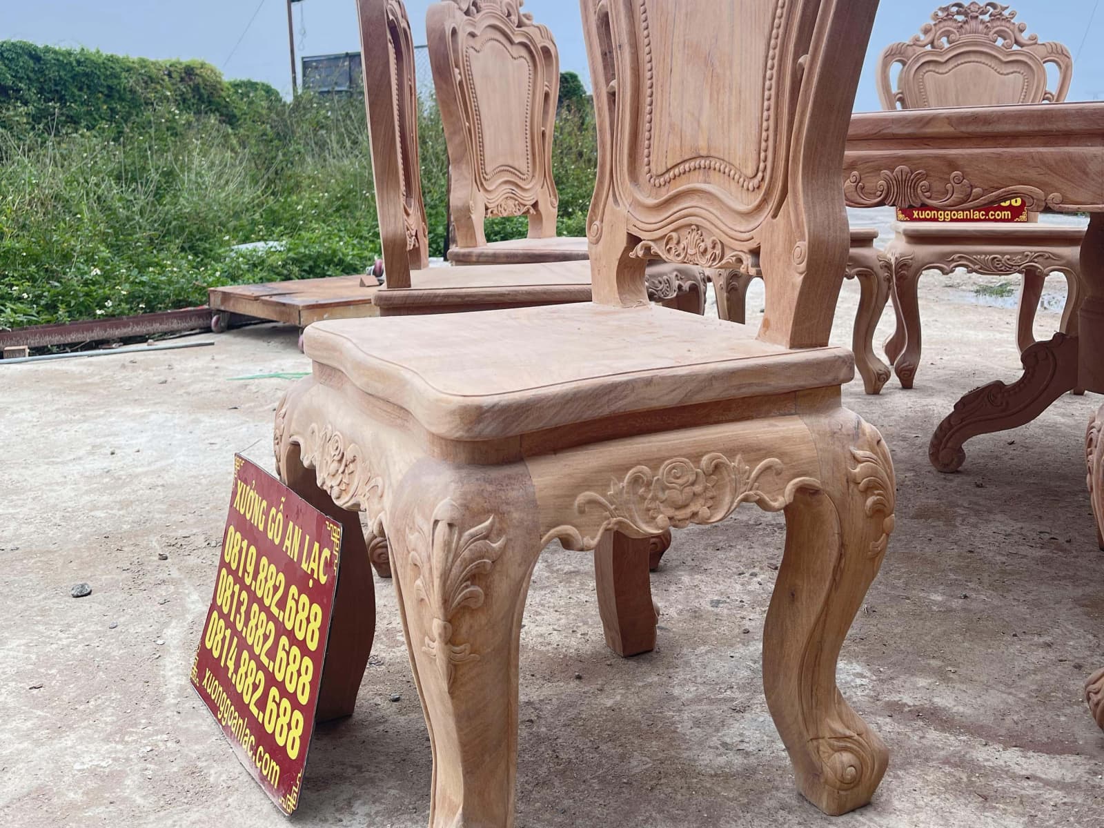 Bộ bàn ăn tròn 10 ghế louis gỗ gõ đỏ cao cấp hàng mộc (Anh Long, Nghệ An) 26 ghế ăn gỗ gõ mặt liền