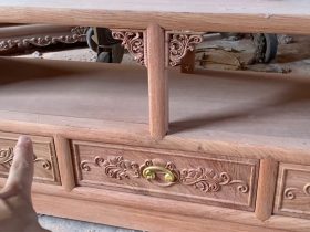 Kệ tivi kết hợp trang trí hệ tủ zíc zắc gỗ hương hàng đặt của anh Bình - Cẩm Giàng, Hải Dương 15 Mặt kệ bóng mịn dày dặn