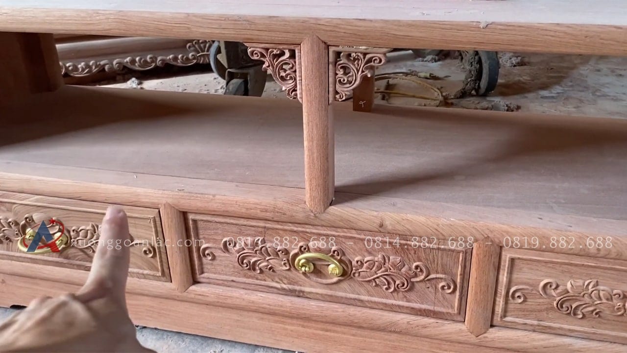 Kệ tivi kết hợp trang trí hệ tủ zíc zắc gỗ hương hàng đặt của anh Bình - Cẩm Giàng, Hải Dương 23 Mặt kệ bóng mịn dày dặn