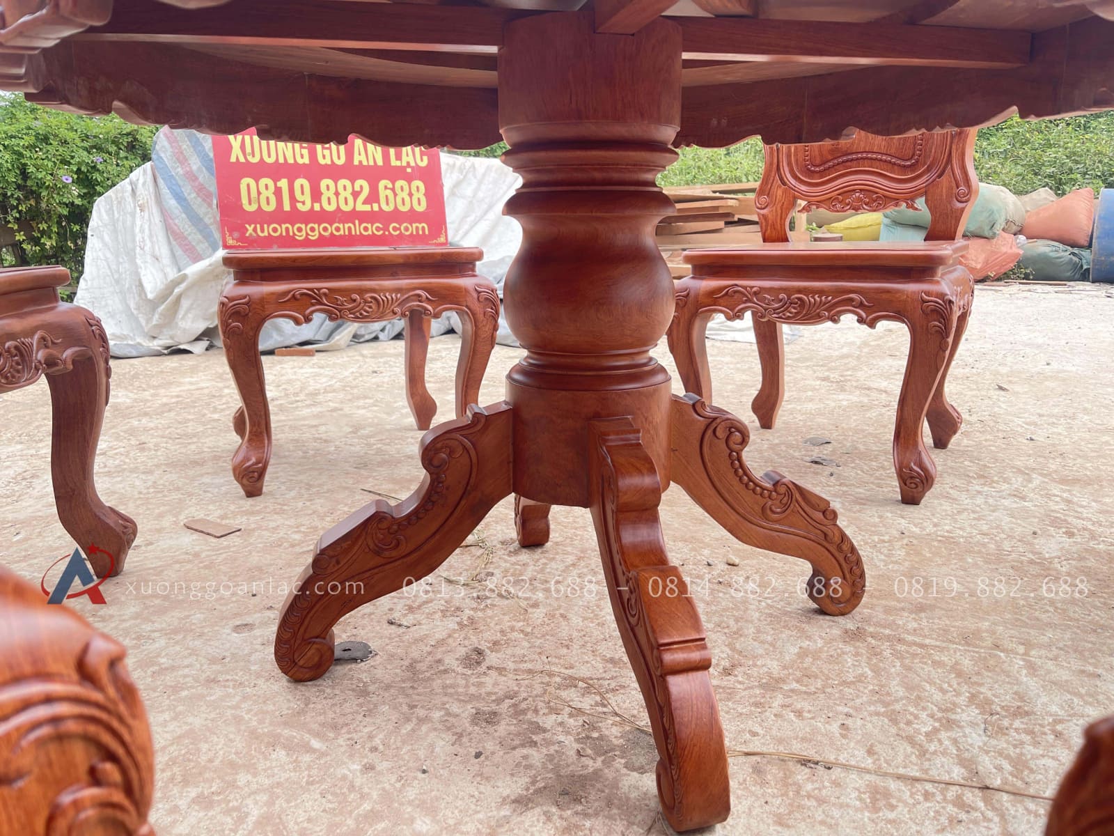 Bộ bàn ăn tròn 6 ghế louis gỗ hương đá cao cấp (Chị Linh, Hải Dương) 14 hệ chân tiện trụ tròn với 4 chân đế