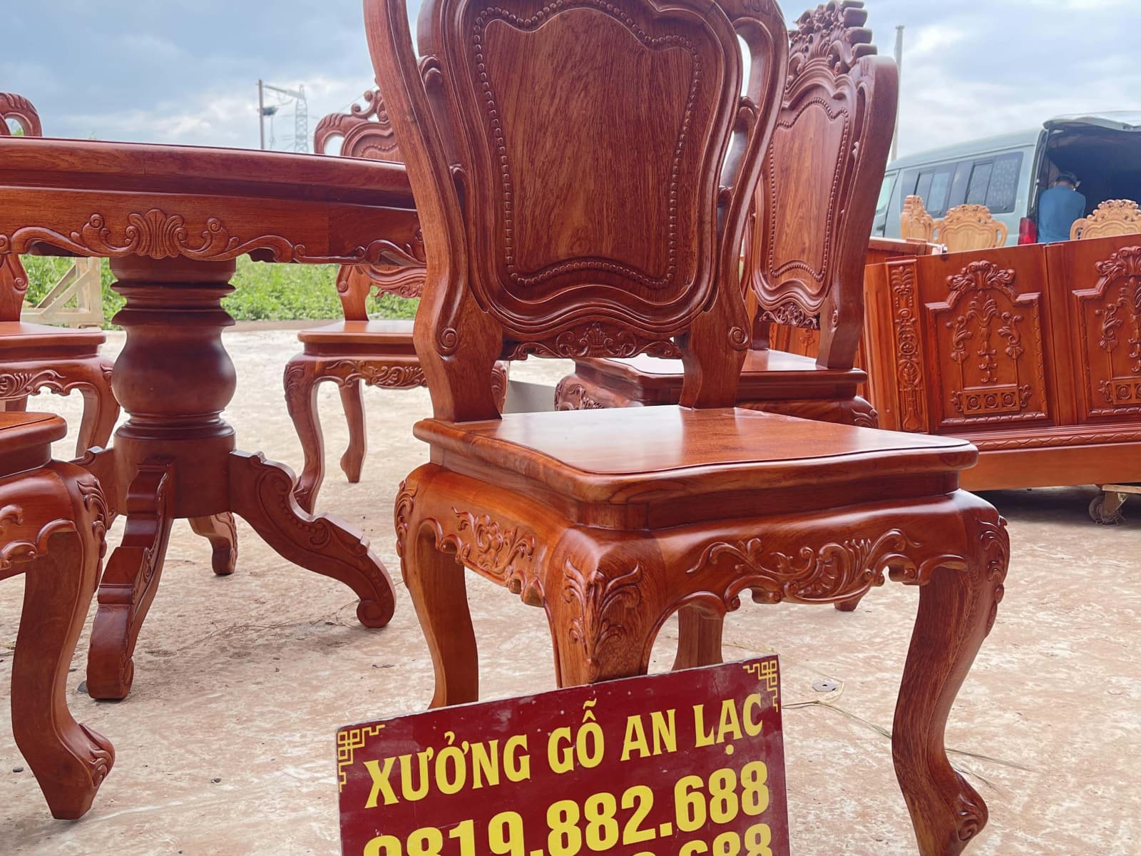 Bộ bàn ăn tròn 6 ghế louis gỗ hương đá cao cấp (Chị Linh, Hải Dương) 17 mẫu ghế louis hoàng gia gỗ hương