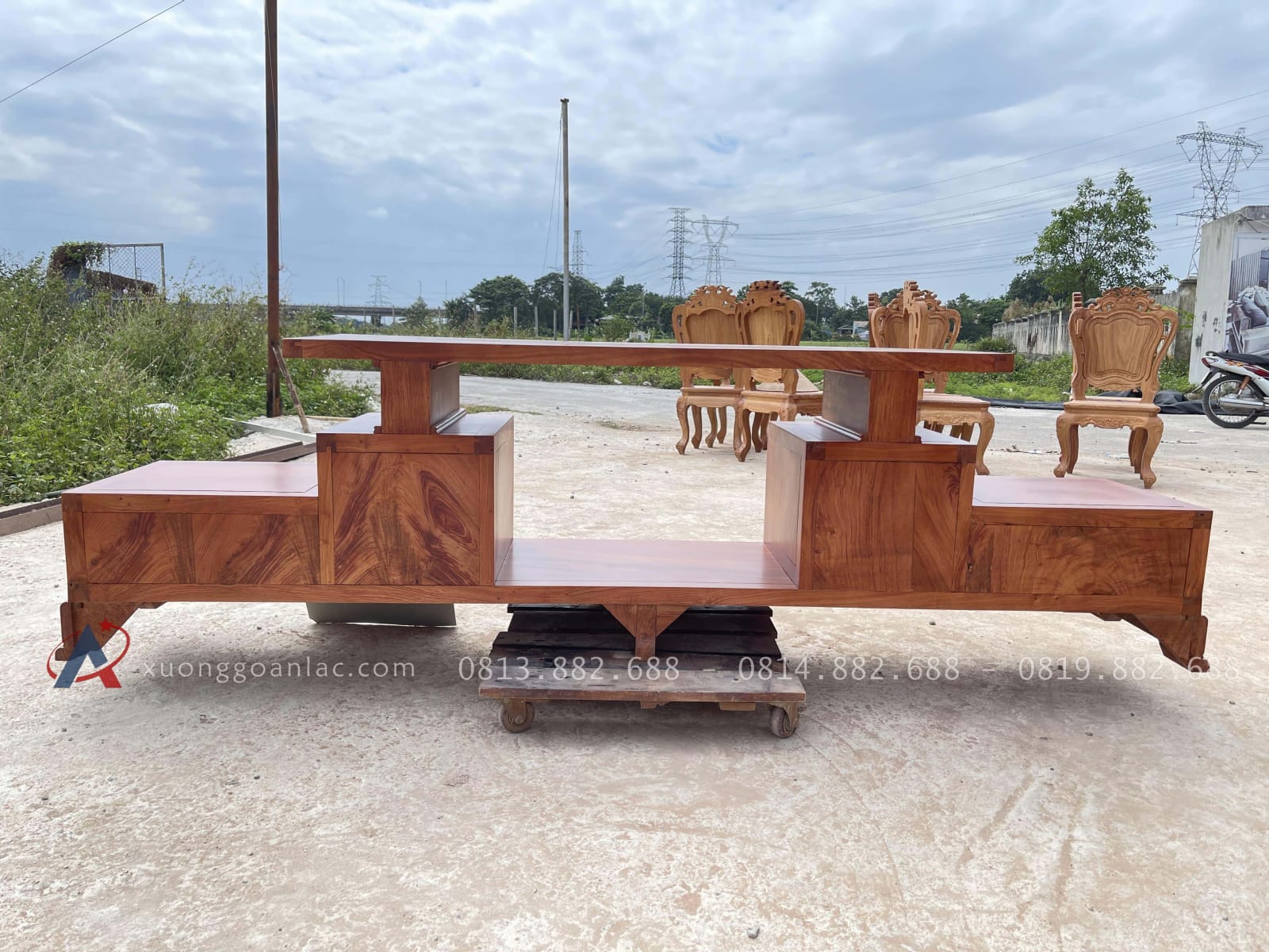 Mẫu kệ tivi 2 tầng 4 ngăn kéo 2m50 gỗ hương đá hiện đại (Anh Thành - Hà Nội) 23 mặt hậu của mẫu kệ