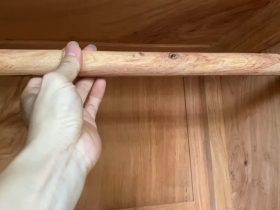 Khoang tủ có thiết kế thanh treo