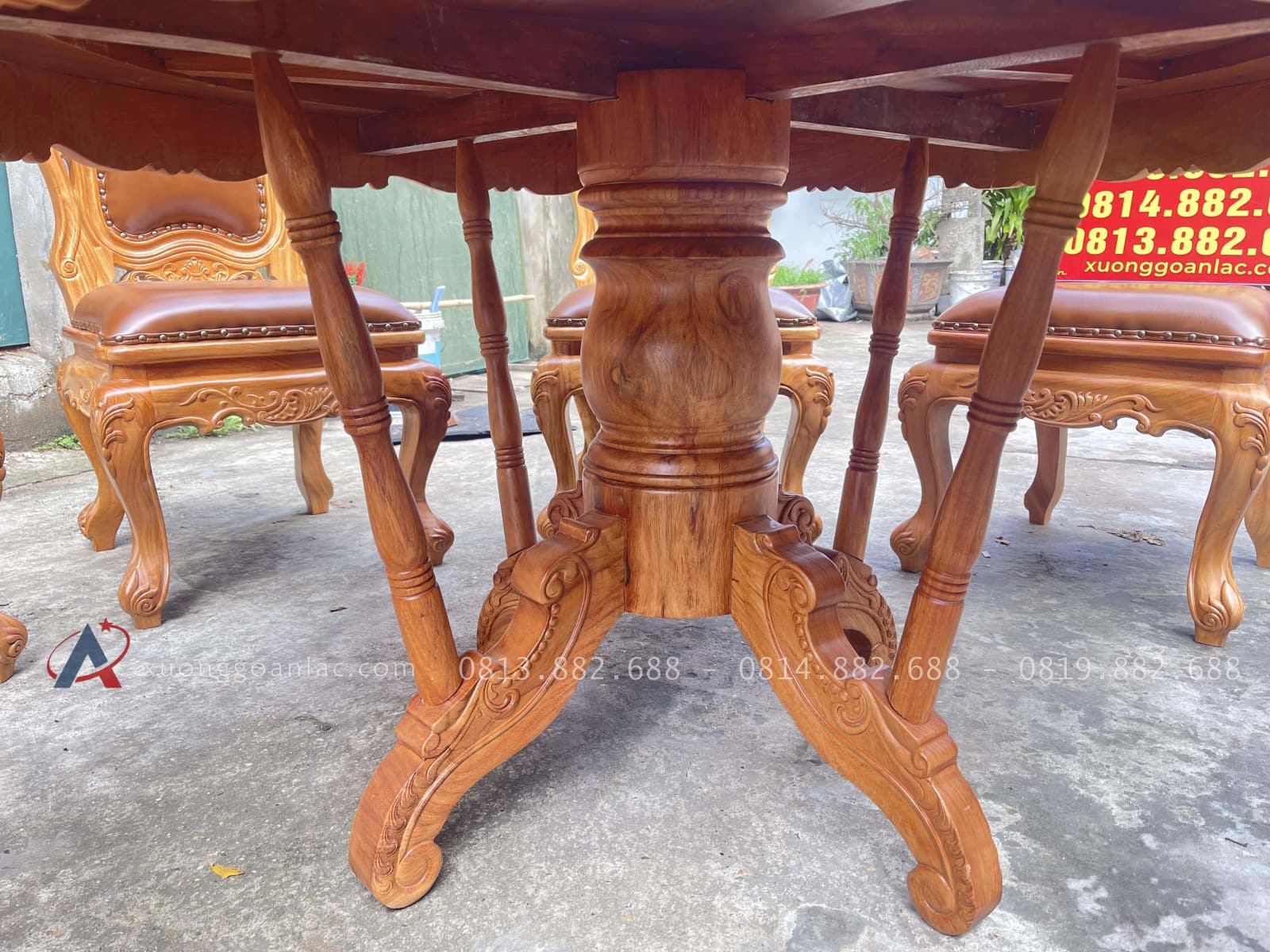 Siêu phẩm bàn ăn tròn 8 ghế louis gõ đỏ bọc đệm da bò thật hàng cao cấp (Chị Hằng, Hà Tĩnh) 20 Hệ chân bàn trụ 20p