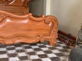 Hoàn Thiện giường louis hoàng gia gỗ hương đá 7 chân giường tạo hình lá tây