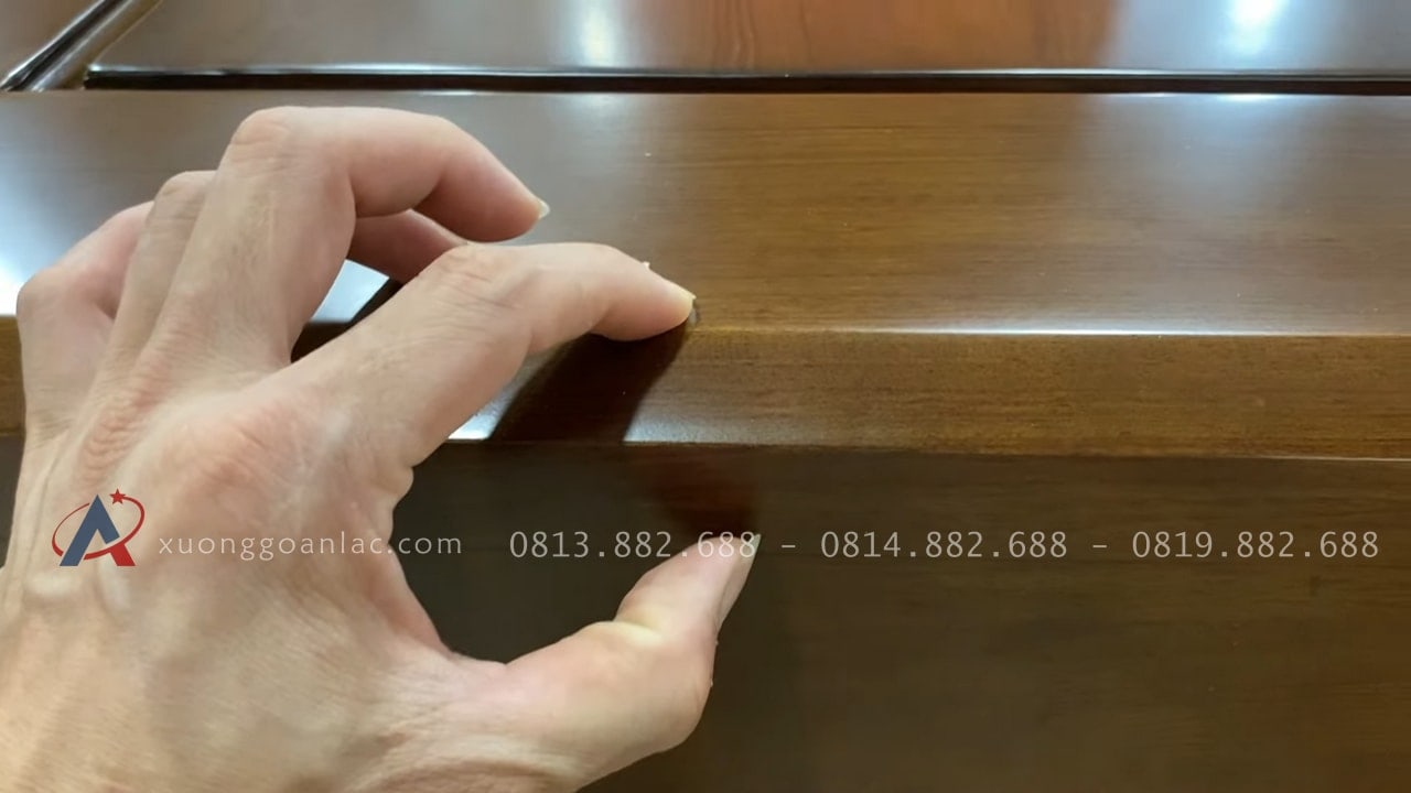 Bộ sofa chân chếch vát hàng đặt gỗ hương PU màu óc chó kèm bộ da đệm Hàn Quốc (Anh Thịnh - Hà Nam) 44 các chi tiết cạnh bàn ghế đều được chém vát tinh tế