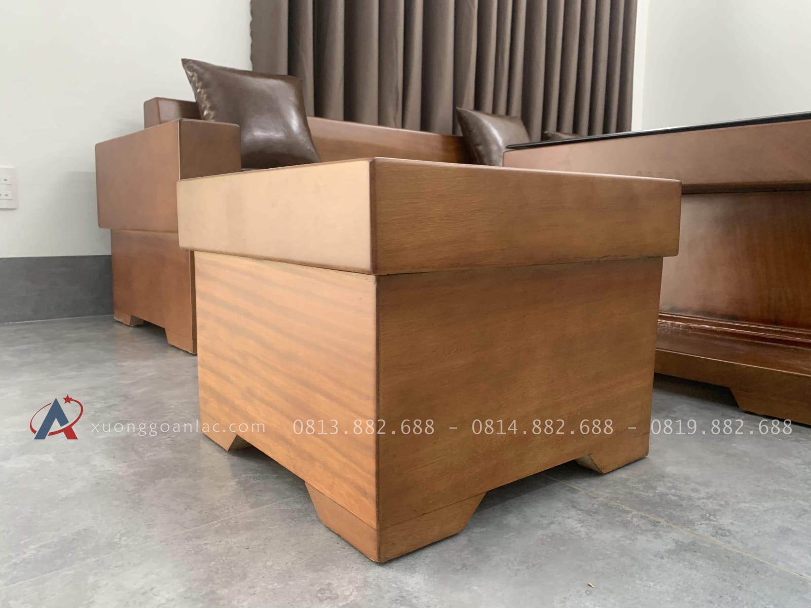 Bàn Giao bộ sofa và kệ tivi gỗ gõ đỏ cao cấp tại Bắc Ninh cho gia đình anh Trường 22 đôn ngồi gỗ gõ đỏ