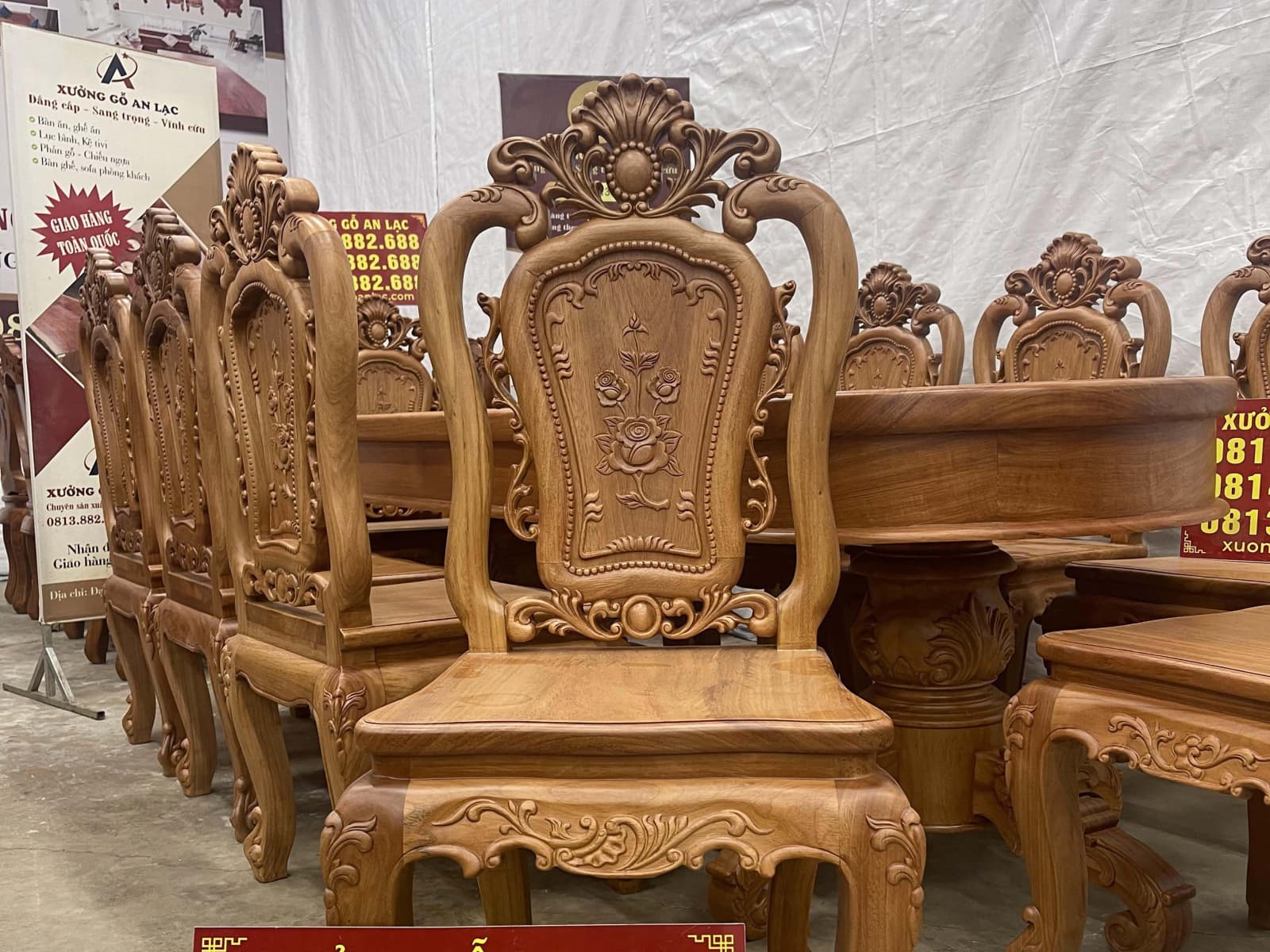 Bàn ăn tròn bầu dục cùng 10 ghế hồng hạt gỗ gõ đỏ (Anh Điền,Vĩnh Phúc) 23 mẫu ghế hồng hạt hoàng gia