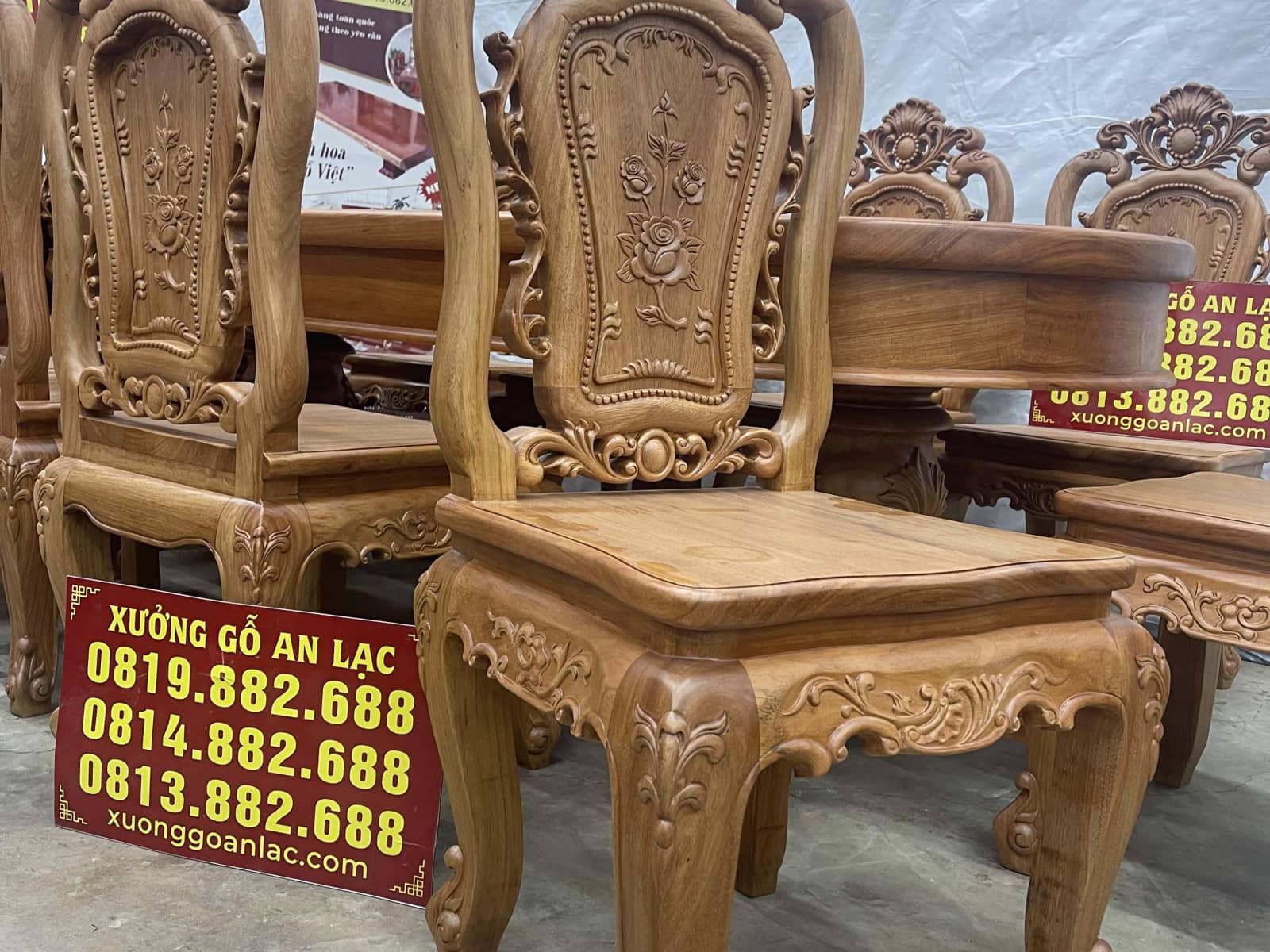 Bàn ăn tròn bầu dục cùng 10 ghế hồng hạt gỗ gõ đỏ (Anh Điền,Vĩnh Phúc) 24 ghế ăn lưng cao không tay