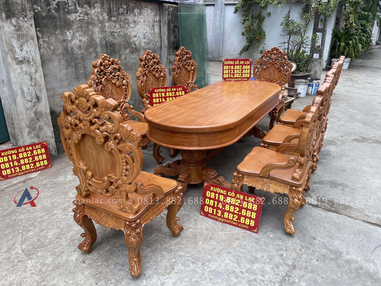 Bộ bàn ăn bầu dục cùng 8 ghế louis gỗ gõ đỏ cao cấp (Anh Quyền, Thái Bình) 12 bàn ăn bầu dục 8 ghế louis gỗ gõ đỏ