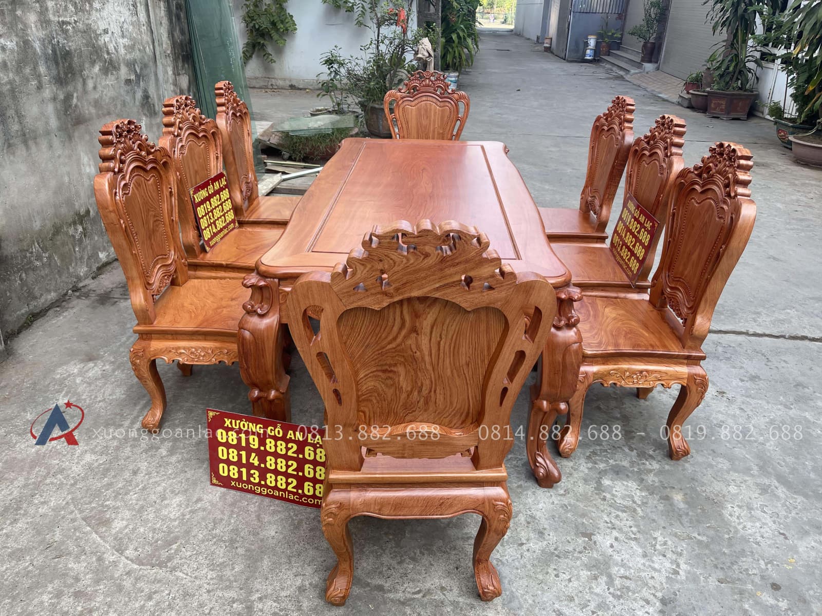 Bộ bàn ăn dài hoàng gia và 8 ghế louis gỗ hương đá cao cấp (Chú Nghị, Bắc Giang) 17 bộ bàn ăn gỗ hương đá cao cấp