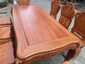 Bộ bàn ăn dài hoàng gia và 8 ghế louis gỗ hương đá cao cấp (Chú Nghị, Bắc Giang) 10 bàn ăn khung ván