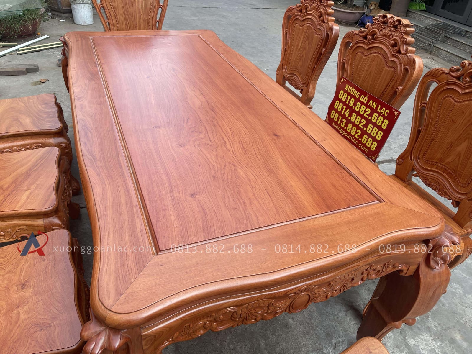 Bộ bàn ăn dài hoàng gia và 8 ghế louis gỗ hương đá cao cấp (Chú Nghị, Bắc Giang) 18 bàn ăn khung ván