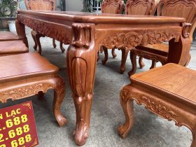 Bộ bàn ăn dài hoàng gia và 8 ghế louis gỗ hương đá cao cấp (Chú Nghị, Bắc Giang) 11 chân bàn tân cổ điển