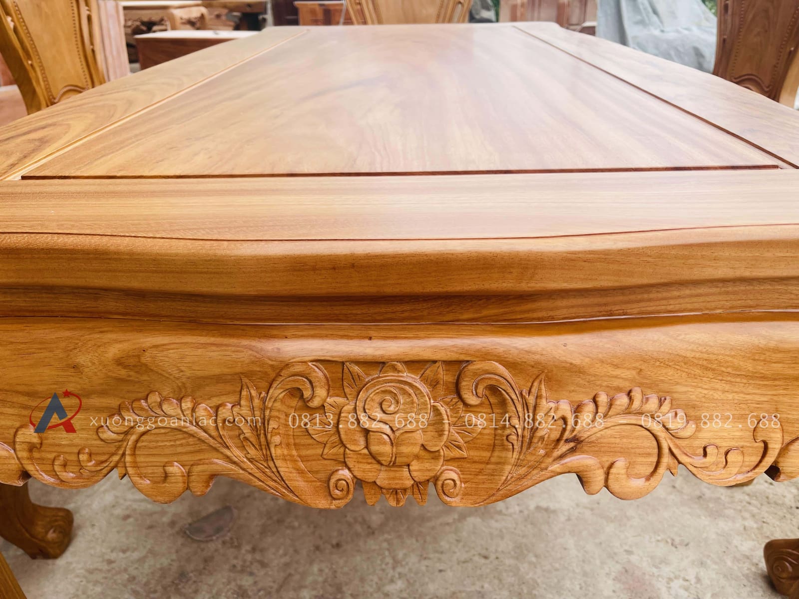 Bộ bàn ăn hoàng gia 8 ghế louis gỗ gõ đỏ cao cấp (Chị Ngọc, Hà Giang) 25 Yếm bàn vén hoa hồng lá tây