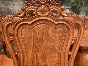 Bộ bàn ăn hoàng gia cùng 8 ghế louis gỗ hương đá (Chú Mộc, Cao Bằng) 19 chương ghế đục hoa hồng lá tây