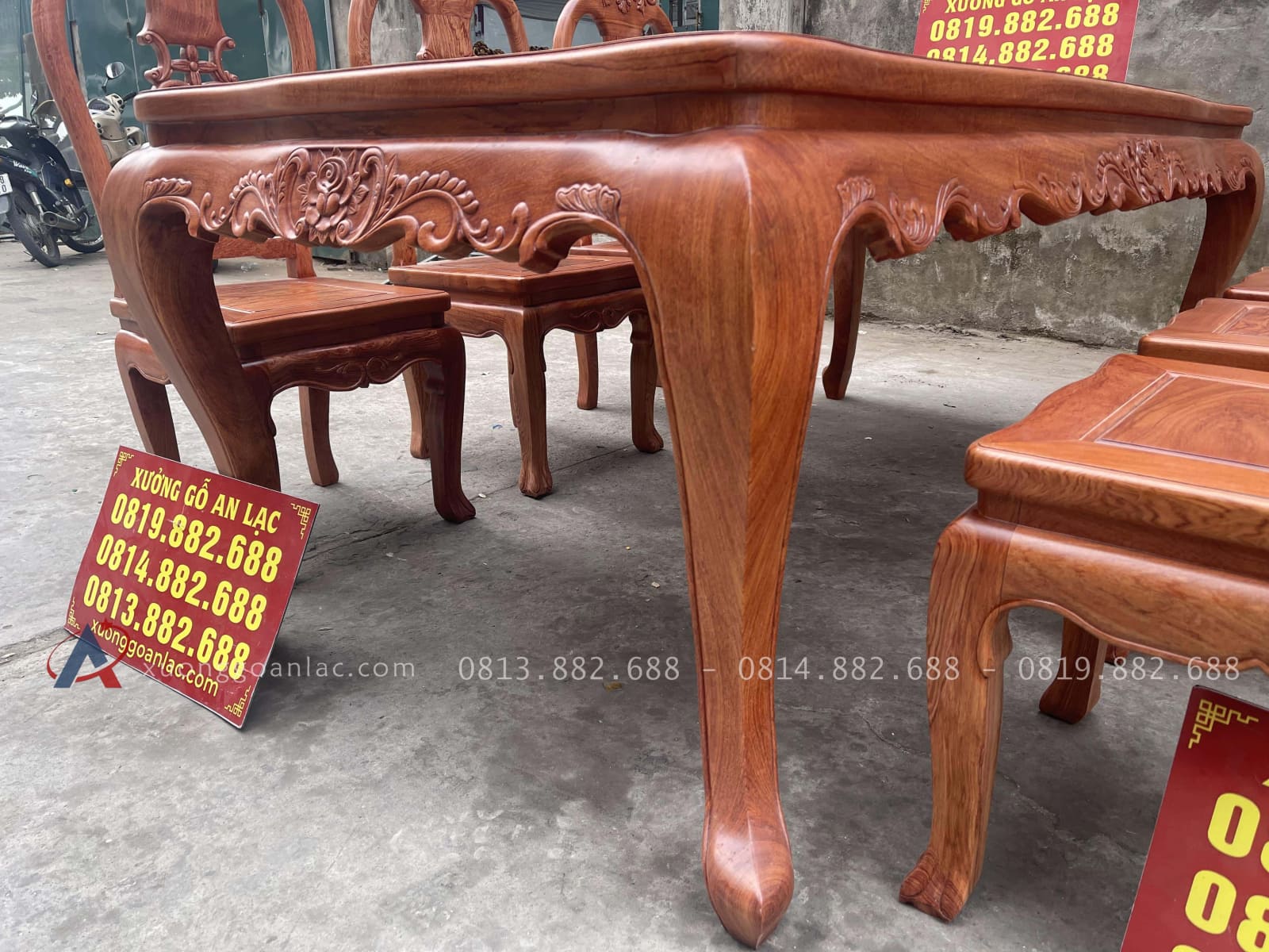 Bộ bàn ăn louis hoàng gia 6 ghế cây đàn gỗ hương đá cao câp (Anh Tuấn, Bắc Giang) 27 chân bàn cong lượn cách điệu