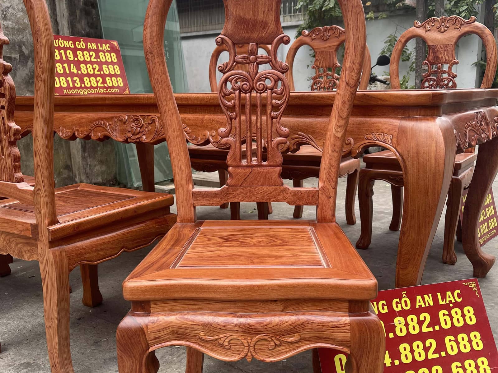 Bộ bàn ăn louis hoàng gia 6 ghế cây đàn gỗ hương đá cao câp (Anh Tuấn, Bắc Giang) 28 ghế cây đàn gỗ hương đá