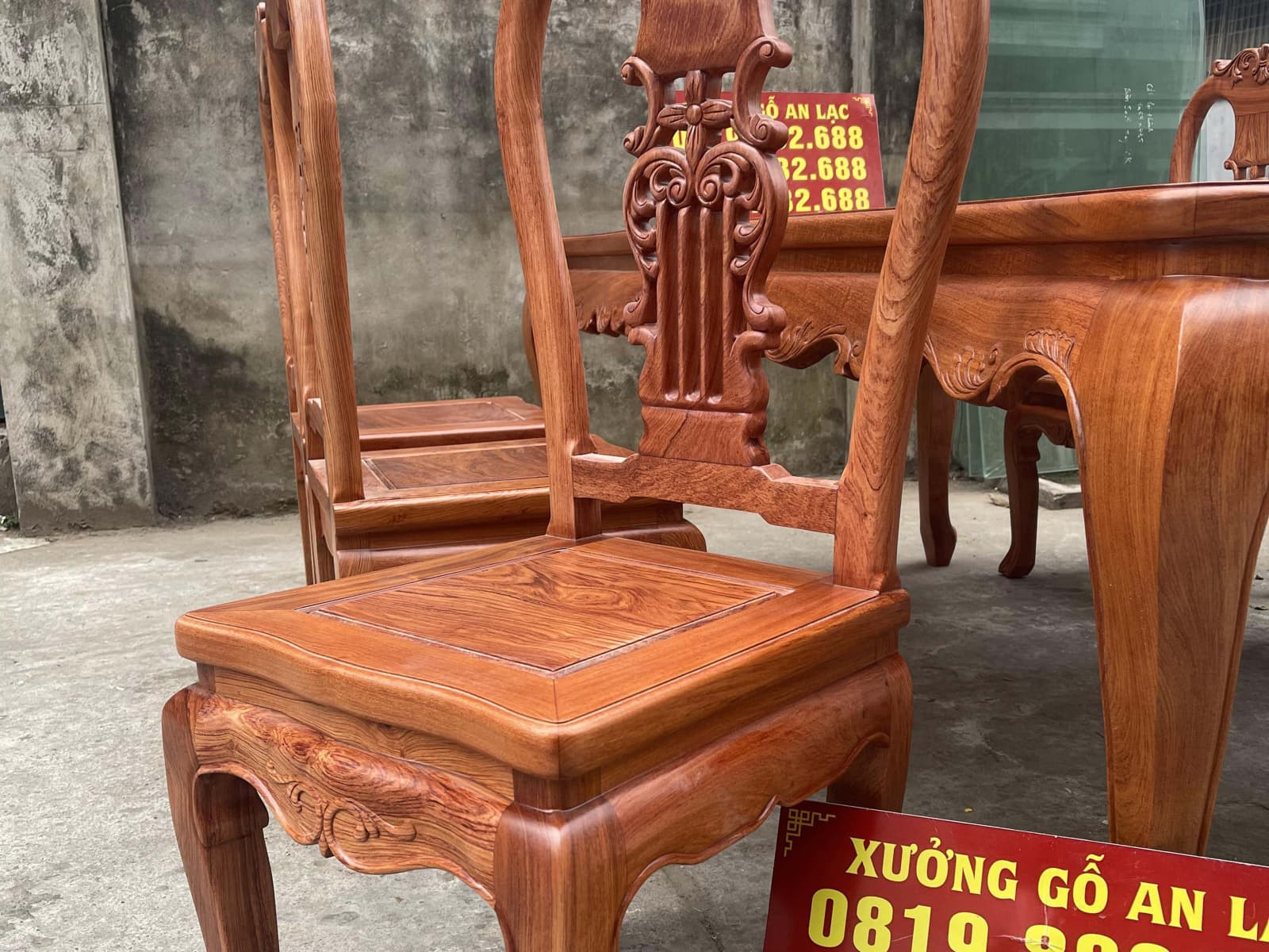 Bộ bàn ăn louis hoàng gia 6 ghế cây đàn gỗ hương đá cao câp (Anh Tuấn, Bắc Giang) 29 ghế cây đàn cao 1m13