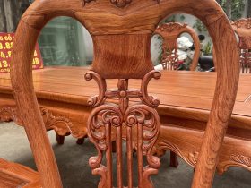 Bộ bàn ăn louis hoàng gia 6 ghế cây đàn gỗ hương đá cao câp (Anh Tuấn, Bắc Giang) 19 vách tựa lưng thiết kế cầu kỳ