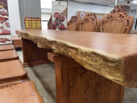 Siêu phẩm bàn ăn nguyên khối và 8 ghế louis hoa lá tây gỗ hương đá (Anh Thuận, Hà Nội) 15 cận cảnh phần dát nổi chun sụn