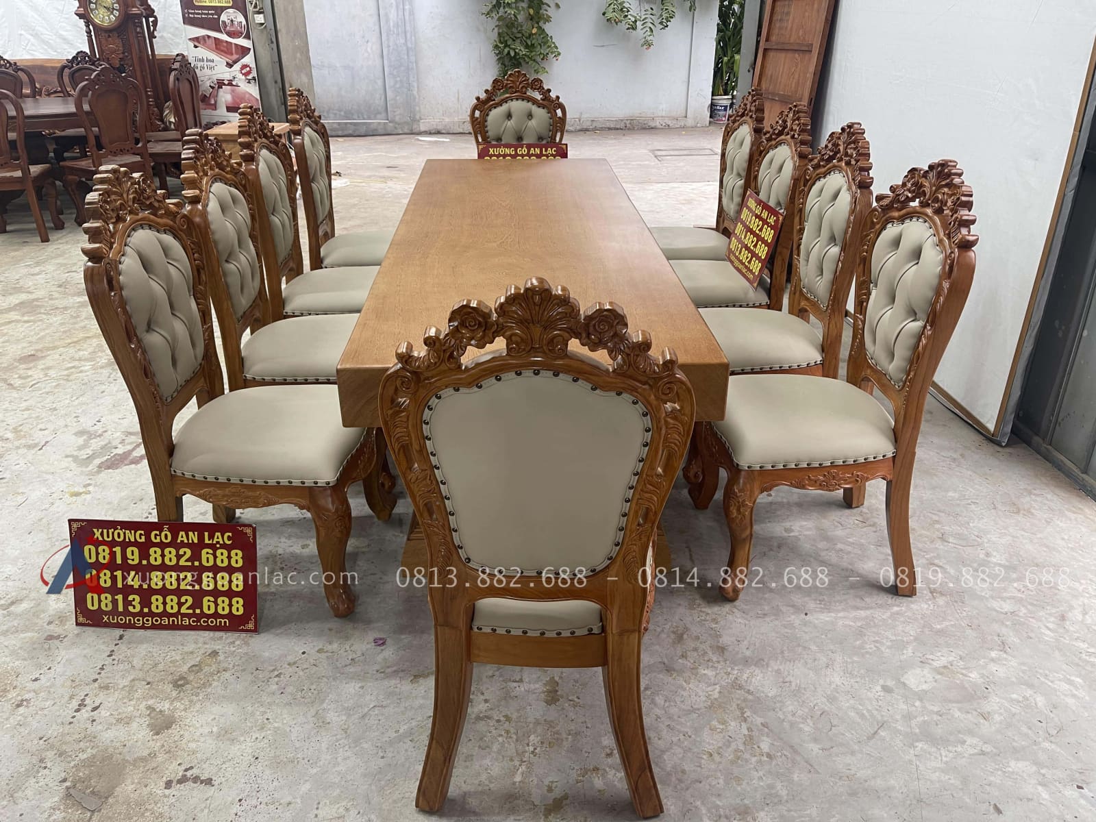 Bàn ăn nguyên khối và 10 ghế bọc đệm gỗ gõ đỏ (Anh Thắng, Phú Thọ) 20 bàn ăn nguyên khối 10 ghế bọc đệm gỗ gõ đỏ