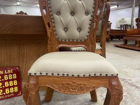 Bàn ăn nguyên khối và 10 ghế bọc đệm gỗ gõ đỏ (Anh Thắng, Phú Thọ) 15 ghế louis hoàng gia gỗ gõ bọc đệm