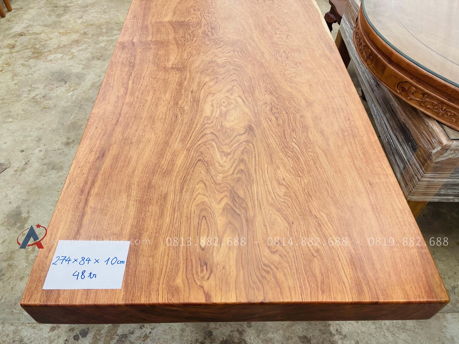 Siêu phẩm bàn ăn nguyên khối 274 x 84 x 10cm hàng tuyển (Anh Hùng,Phú Thọ) 17 cận cảnh hệ vân gỗ tự nhiên