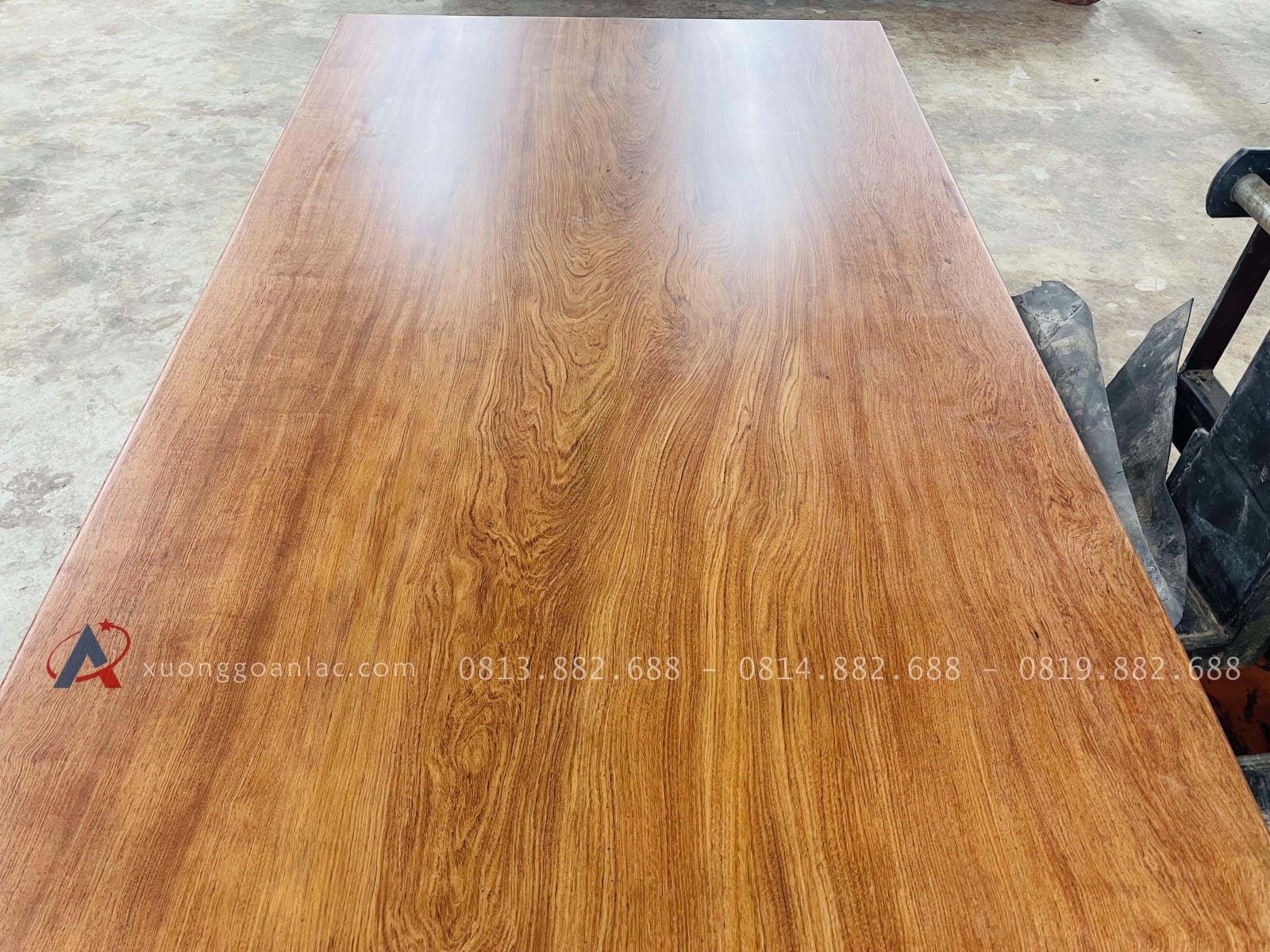 Mẫu bàn ăn nguyên khối 274 x 99 x13cm gỗ hương đá siêu vip 13 bàn ăn gỗ hương siêu vân