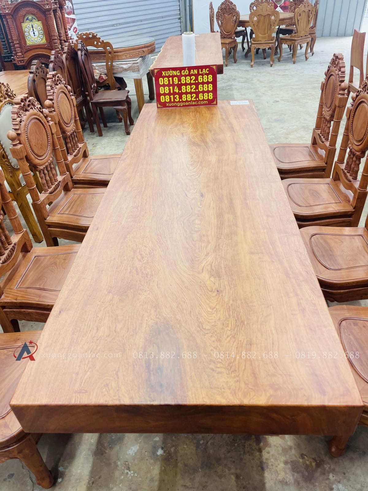 Bàn ăn nguyên khối 280 x 92 x 15cm vô cùng đẳng cấp (Anh Khang, Hà Nam) 10 bàn ăn nguyên khối 280 x 92 x 15cm