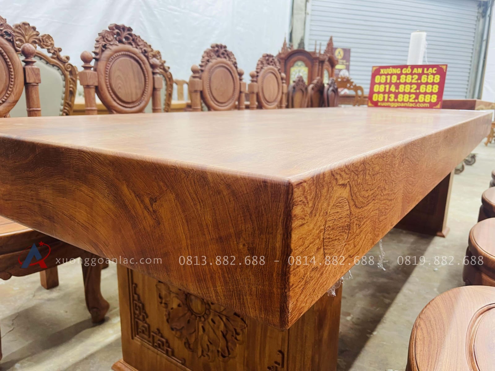Bàn ăn nguyên khối 280 x 92 x 15cm vô cùng đẳng cấp (Anh Khang, Hà Nam) 11 mẫu bàn ăn nguyên khối mặt dày 15p