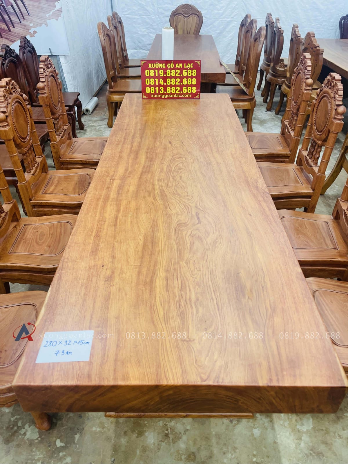 Bàn ăn nguyên khối 280 x 92 x 15cm vô cùng đẳng cấp (Anh Khang, Hà Nam) 14 mẫu bàn ăn nguyên khối kích thước lớn