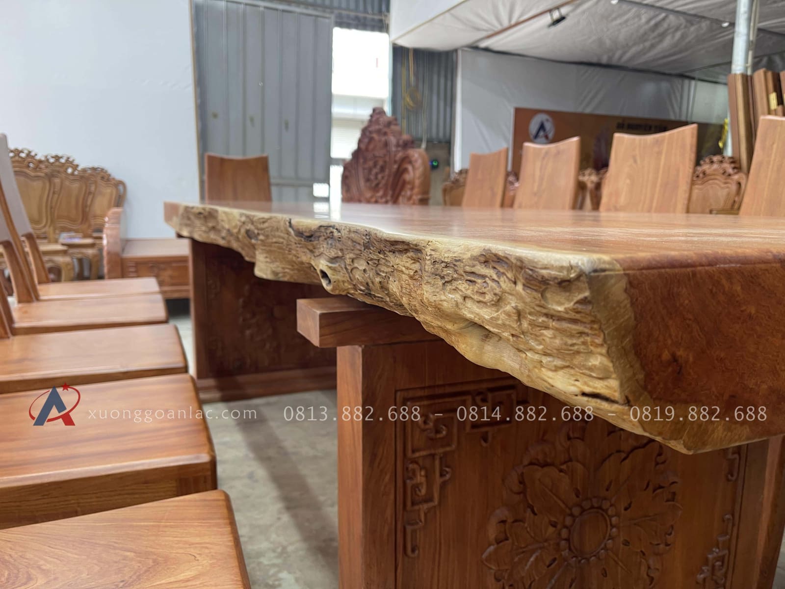 Bộ bàn ăn nguyên khối 2m74 và 12 ghế trơn hiện đại gỗ hương đá (Anh Nam, Ninh Bình) 23 bàn nguyên khối dày 10p