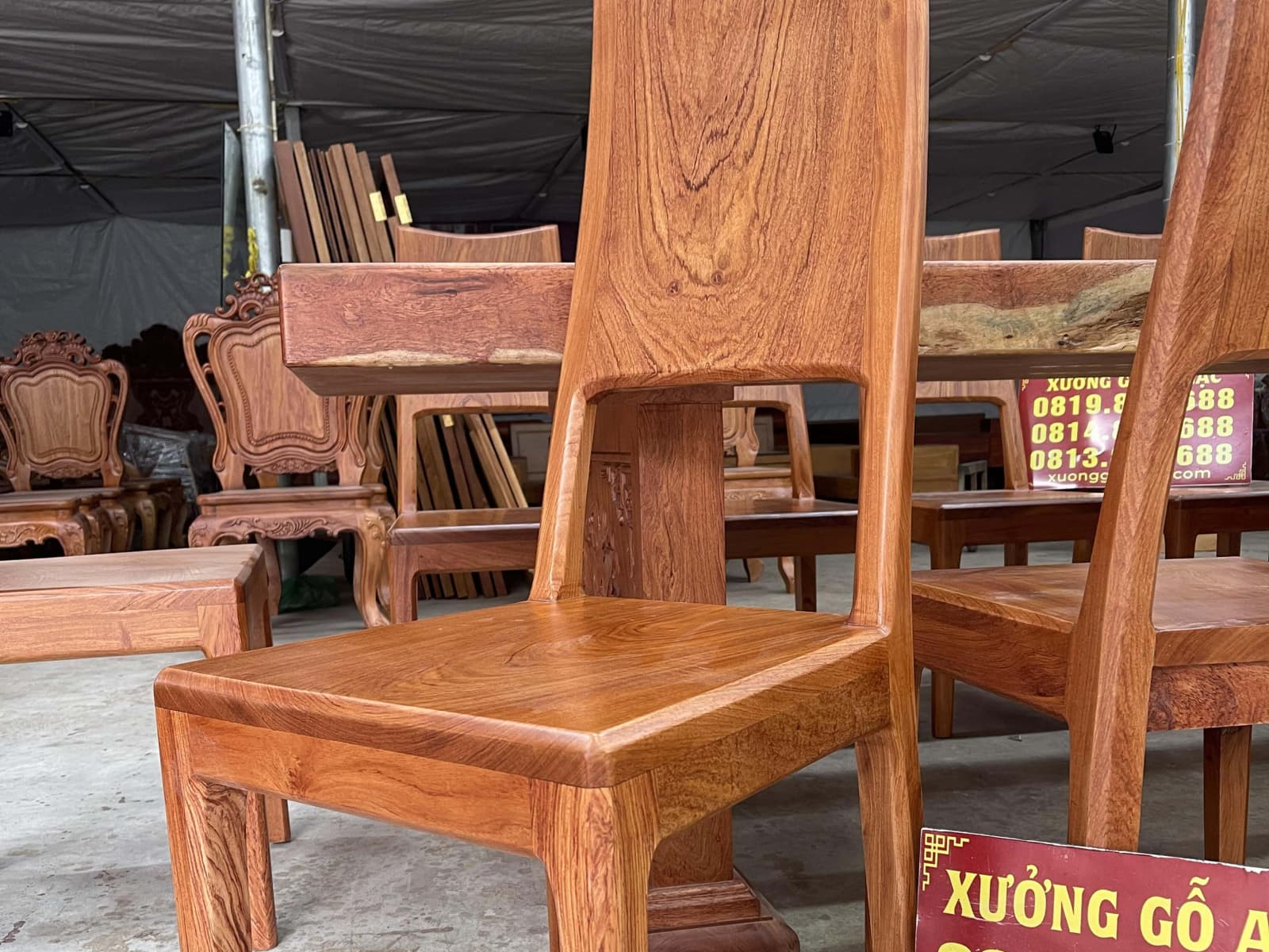 Bộ bàn ăn nguyên khối 2m74 và 12 ghế trơn hiện đại gỗ hương đá (Anh Nam, Ninh Bình) 28 mẫu ghế hiện đại gỗ hương cao cấp