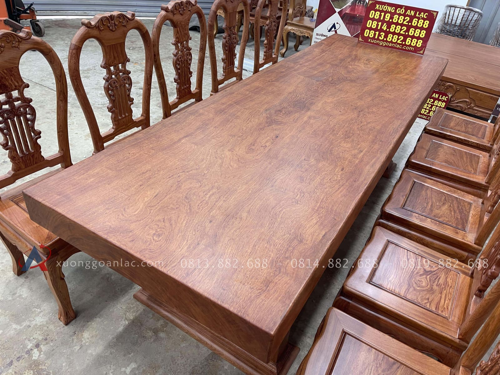 Siêu phẩm bàn ăn nguyên khối 2m75 với 10 ghế cây đàn gỗ hương đá (Chú Kỷ, Hà Tĩnh) 17 bàn ăn gỗ hương đá nguyên khối