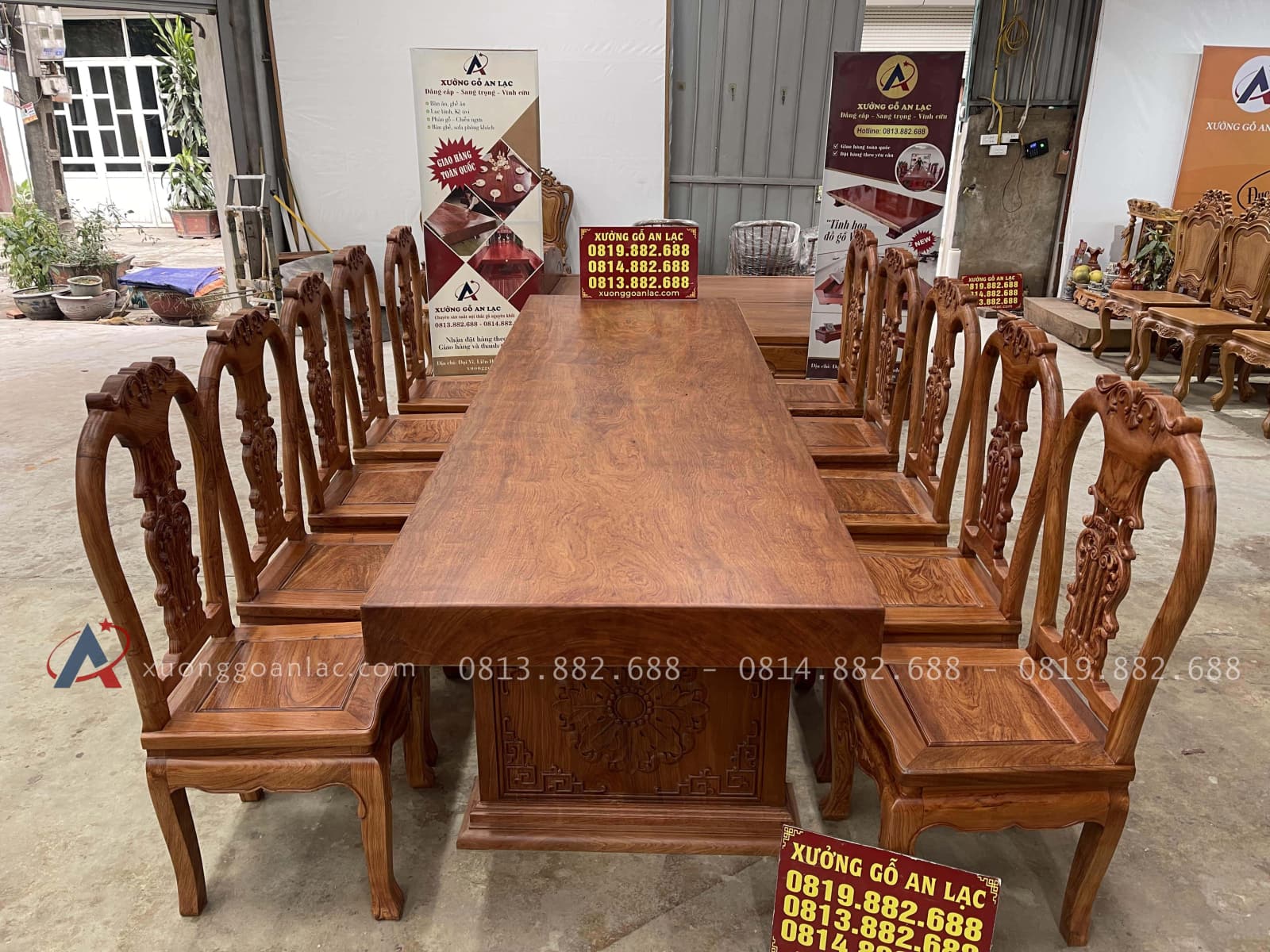 Siêu phẩm bàn ăn nguyên khối 2m75 với 10 ghế cây đàn gỗ hương đá (Chú Kỷ, Hà Tĩnh) 19 bộ bàn ăn 10 ghế