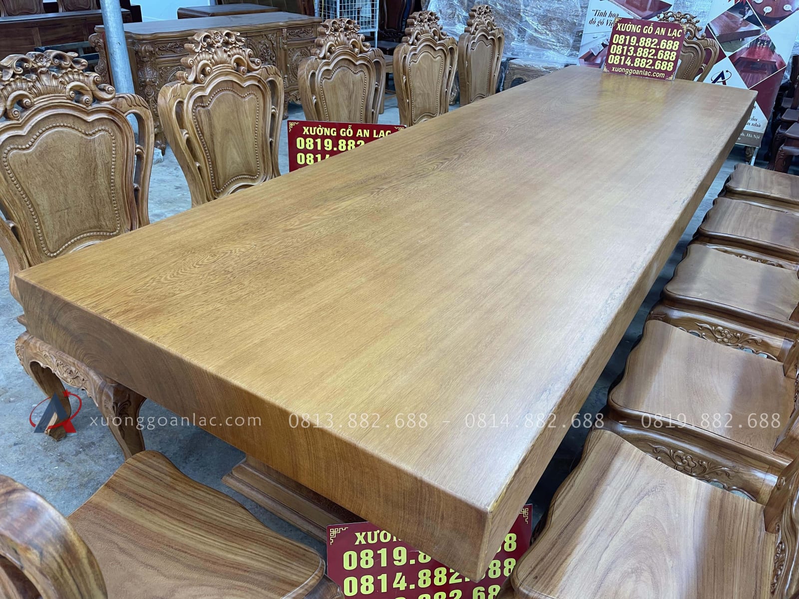 Bộ bàn ăn nguyên khối 355x107x15cm với 12 ghế louis gỗ gõ đỏ (Chị Hoa, Hải Phòng) 22 bàn ăn nguyên khối gỗ gõ đỏ
