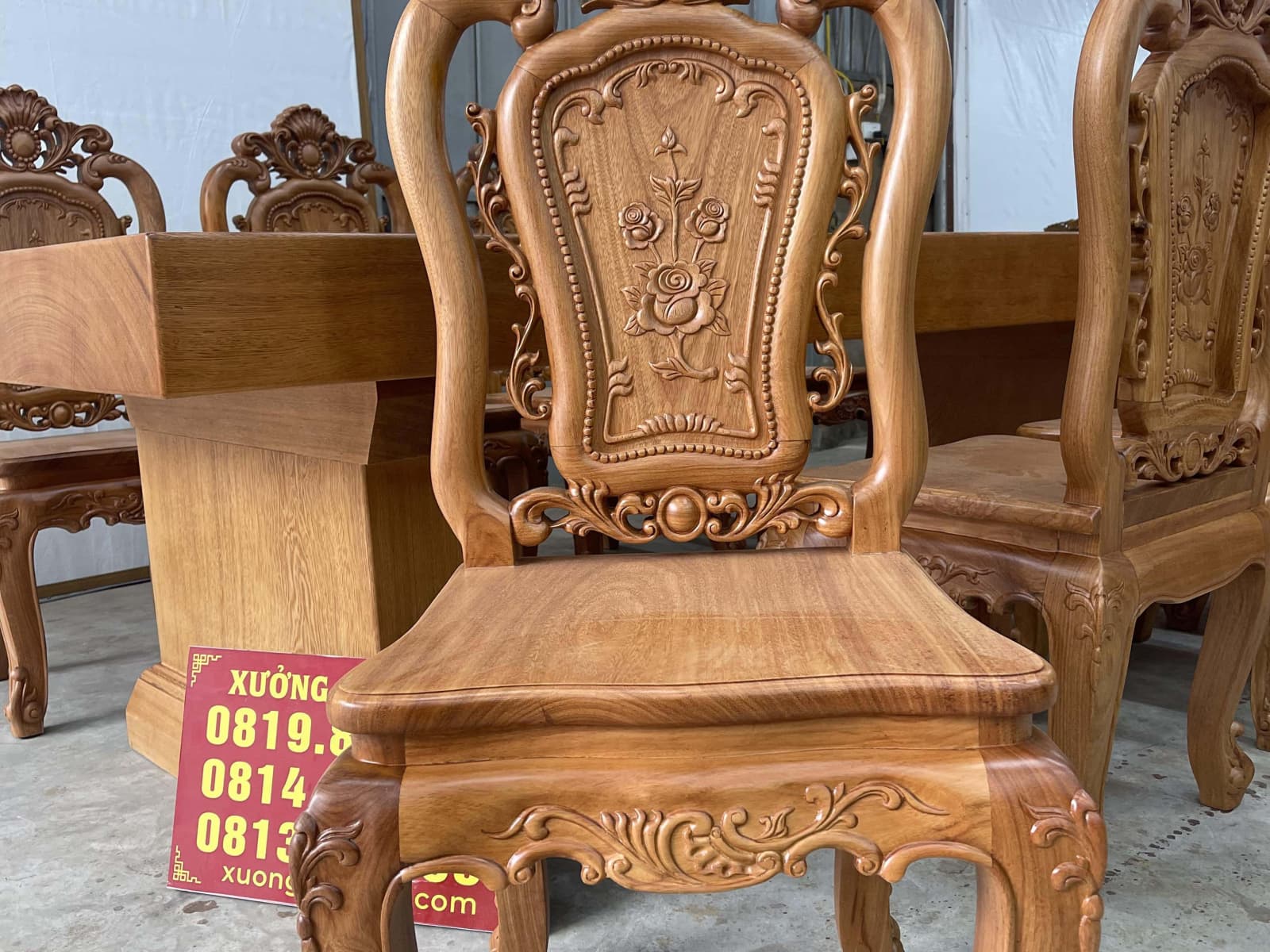 Bộ bàn ăn nguyên khối và 8 ghế hồng hạt gỗ gõ đỏ (Chị Hồng, Hải Phòng) 26 ghế louis hồng hạt gỗ gõ đỏ