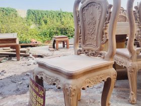Hàng mộc bàn ăn nguyên khối dày 15cm cùng 10 ghế hồng hạt đục 2 mặt gỗ gõ đỏ (Anh Vinh,Thanh Hóa) 20 ghế louis lưng cao không tay